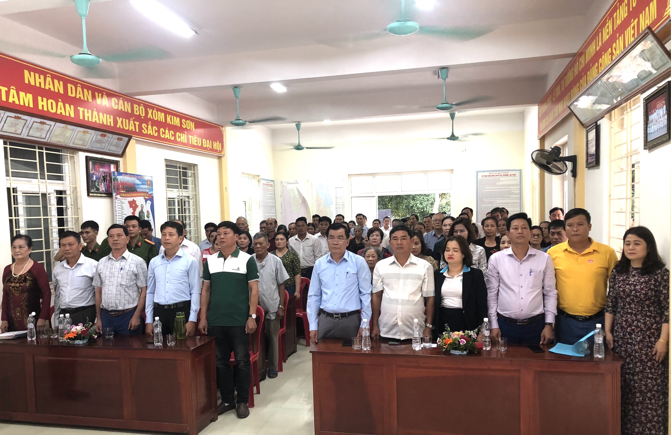 Đại biểu tham dự Ngày hội Đại đoàn kết tại xóm Kim Sơn